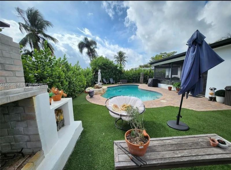 2251 NW 87th Ter , Pembroke Pines, FL 33024 Photo