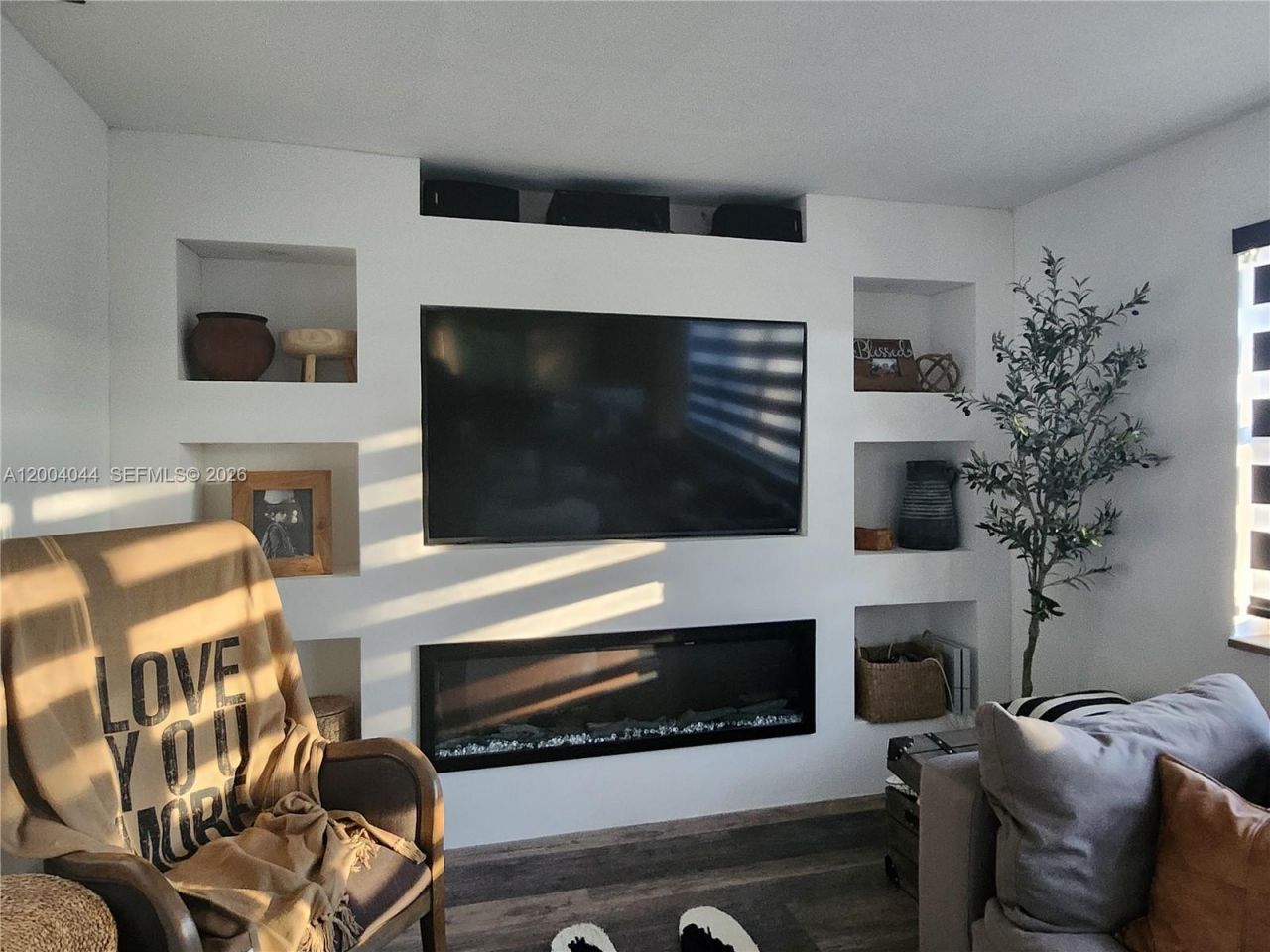 2251 NW 87th Ter , Pembroke Pines, FL 33024 Photo