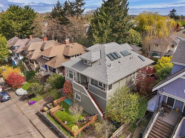 2109 Chambers St , Unit 4, Victoria, BC V8T 3L1