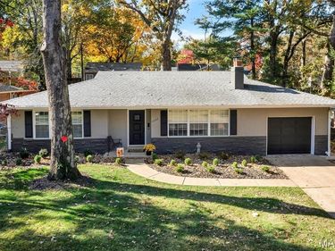 1225 Cheshire Lane, Webster Groves, MO 63119