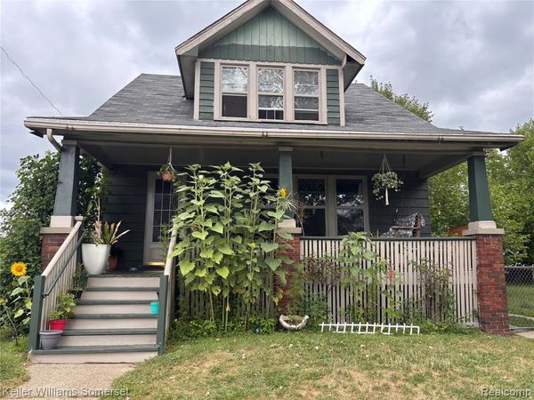 963 E Hayes Avenue, Hazel Park, MI 48030