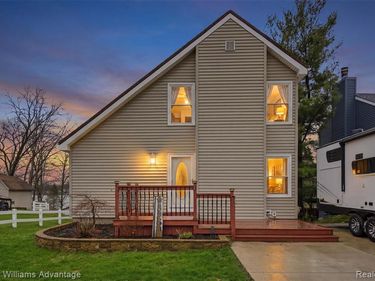 3555 Junior Drive, Hamburg Twp, MI 48169