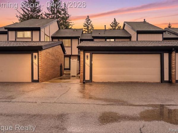 5205 Potomac Run N, West Bloomfield Twp, MI 48322