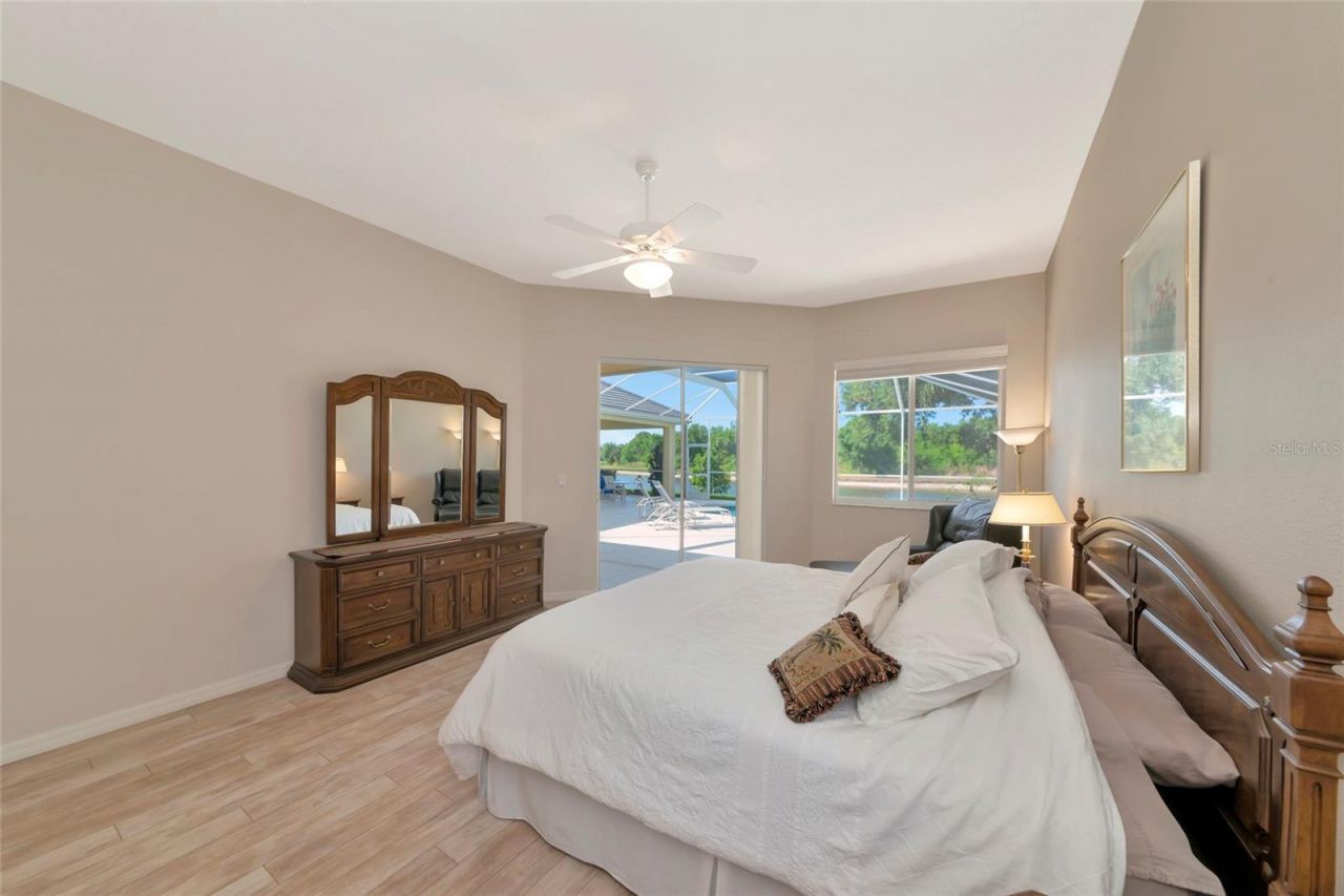 4956 Bridgehampton Boulevard, Sarasota, FL 34238 Photo