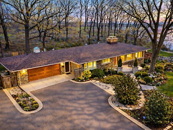 720 South Street , Barrington, IL 60010