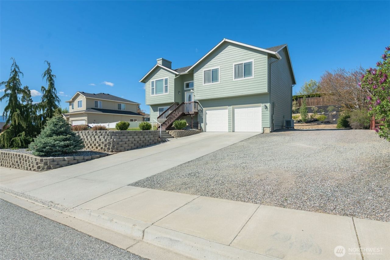 2316 Combine Street, East Wenatchee, WA 98802 Main Photo