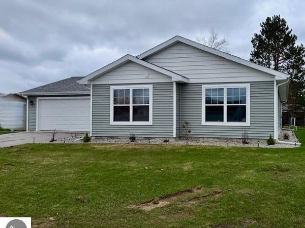 1948 Oriole Drive, Traverse City, MI 49685