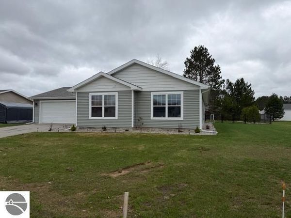 1948 Oriole Drive, Traverse City, MI 49685