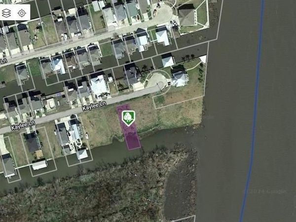 KAYLEE Lane , Barataria, LA 70036