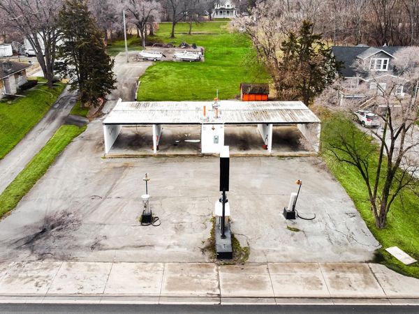 2711 W 37th Avenue , Hobart, IN 46342