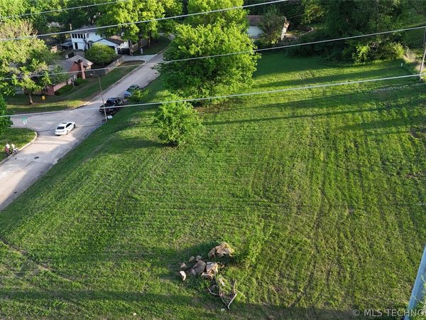 Maplewood Drive , Claremore, OK 74017