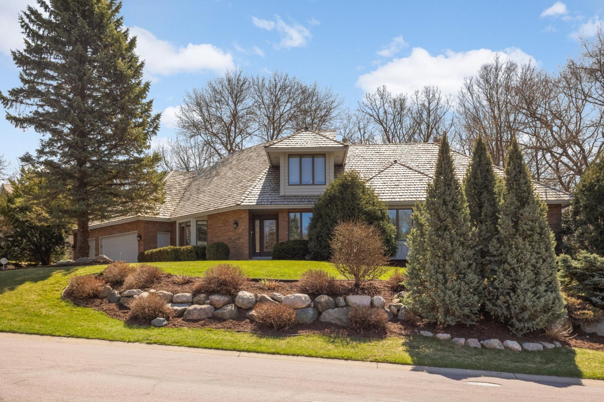 13796 Guild Avenue , Apple Valley, MN 55124