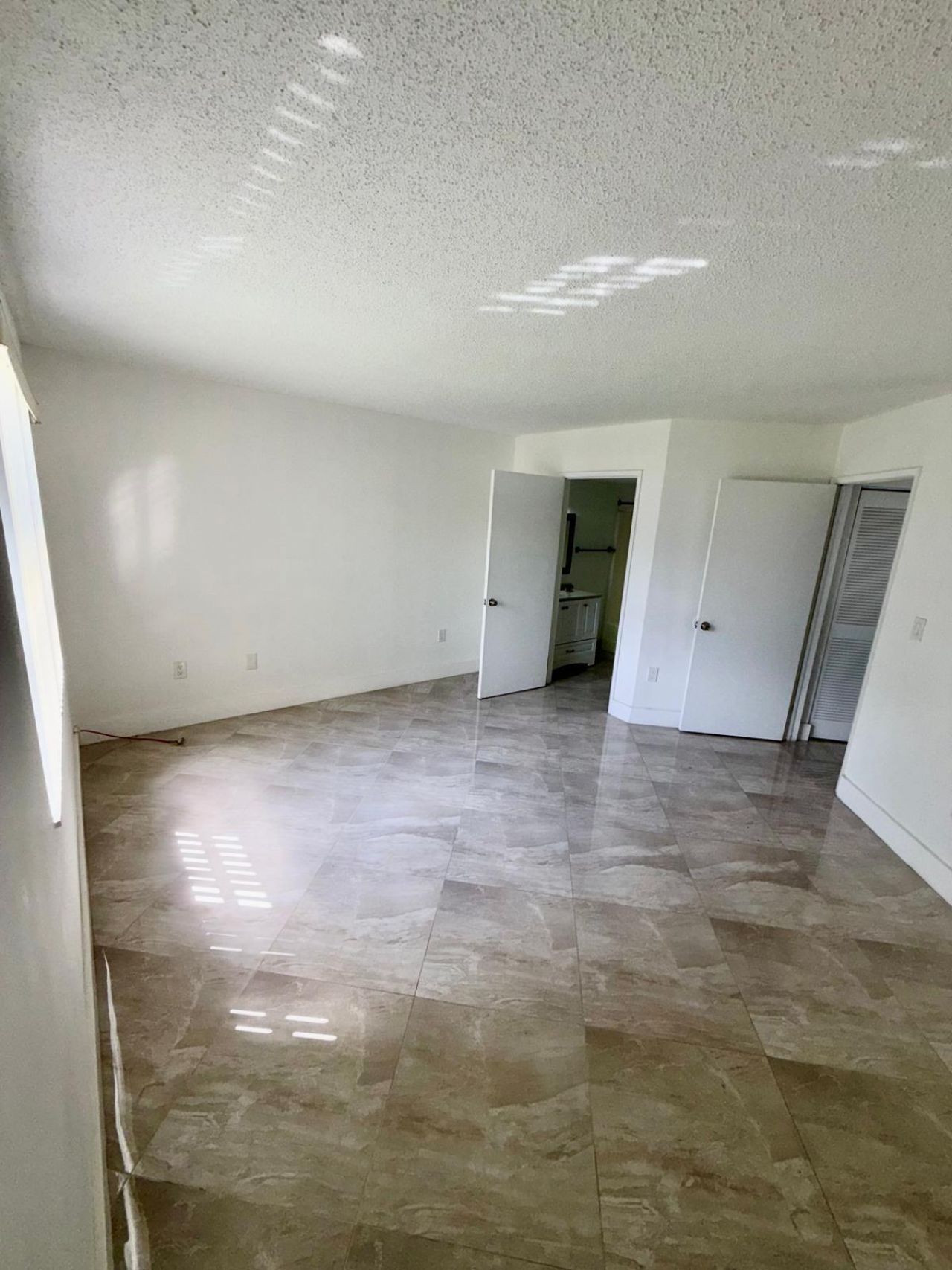 9405 Fontainebleau Boulevard, Unit 109, Miami, FL 33172 Photo
