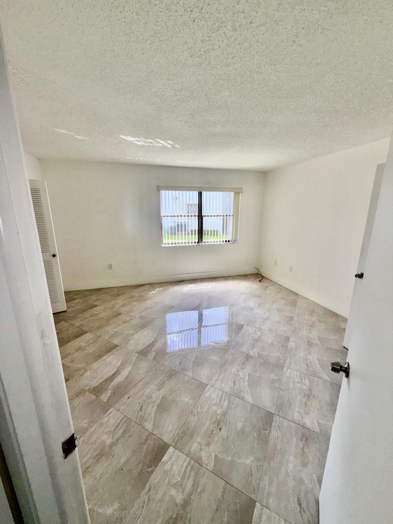 9405 Fontainebleau Boulevard, Unit 109, Miami, FL 33172 Photo