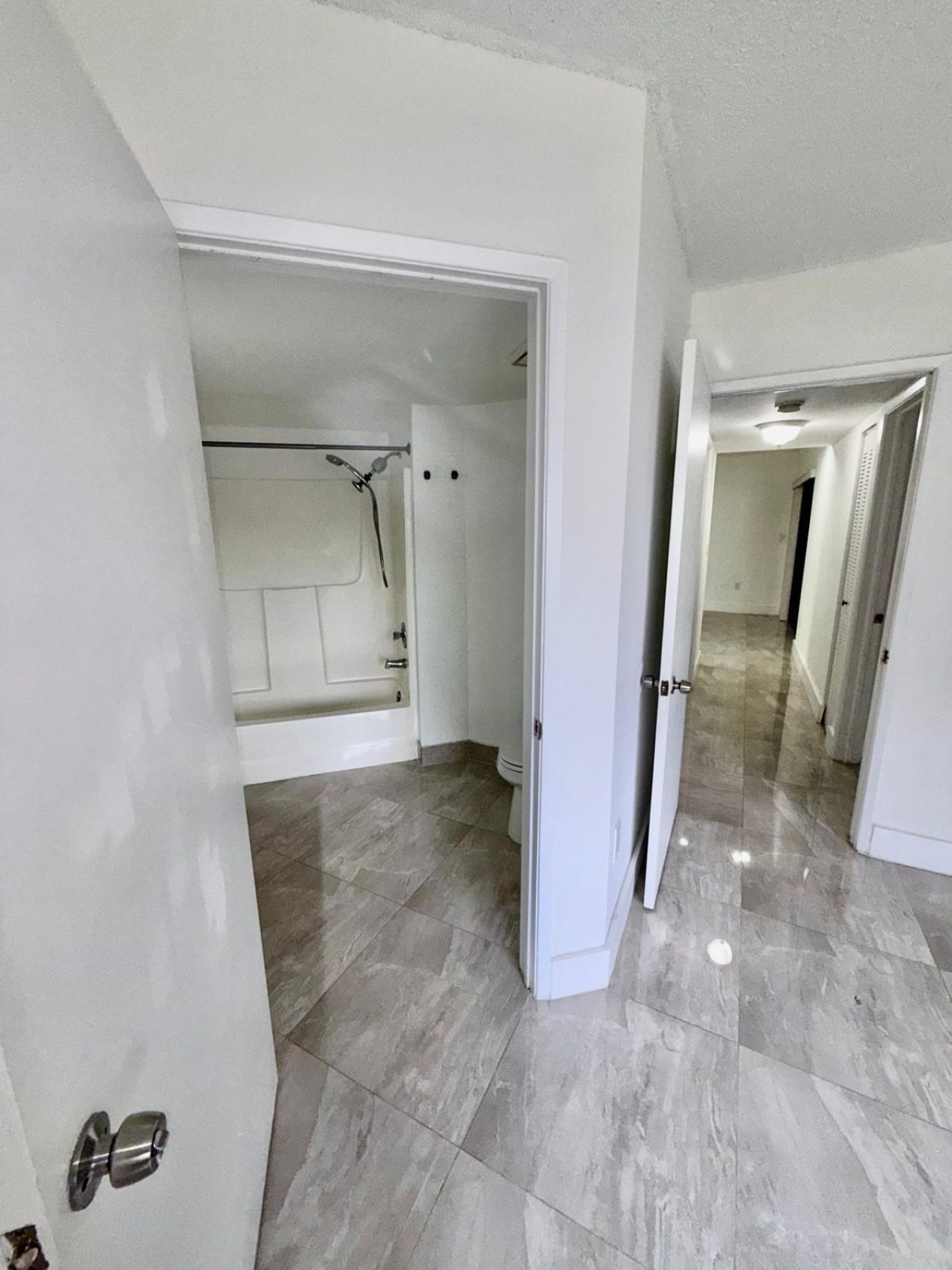 9405 Fontainebleau Boulevard, Unit 109, Miami, FL 33172 Photo