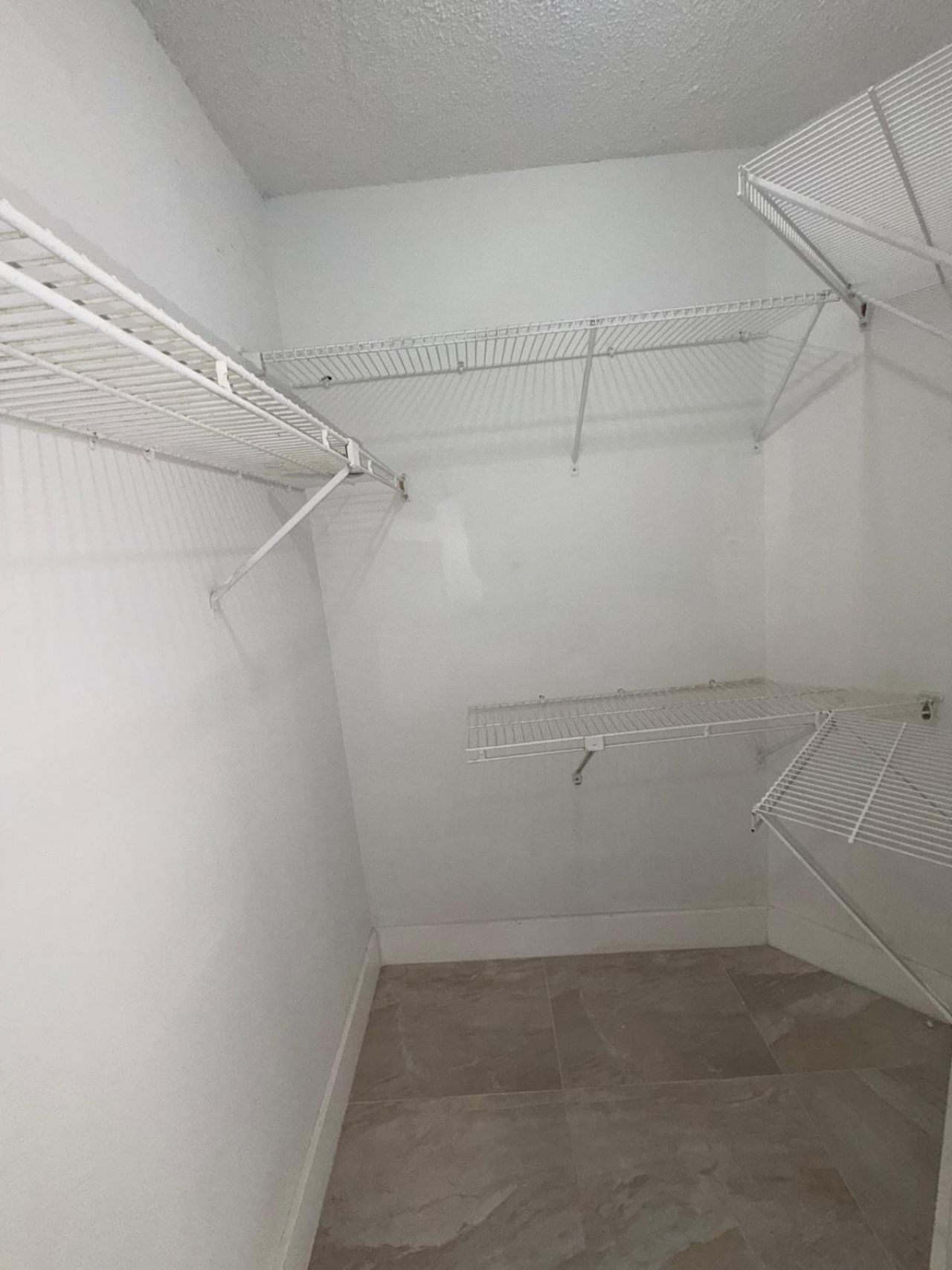 9405 Fontainebleau Boulevard, Unit 109, Miami, FL 33172 Photo