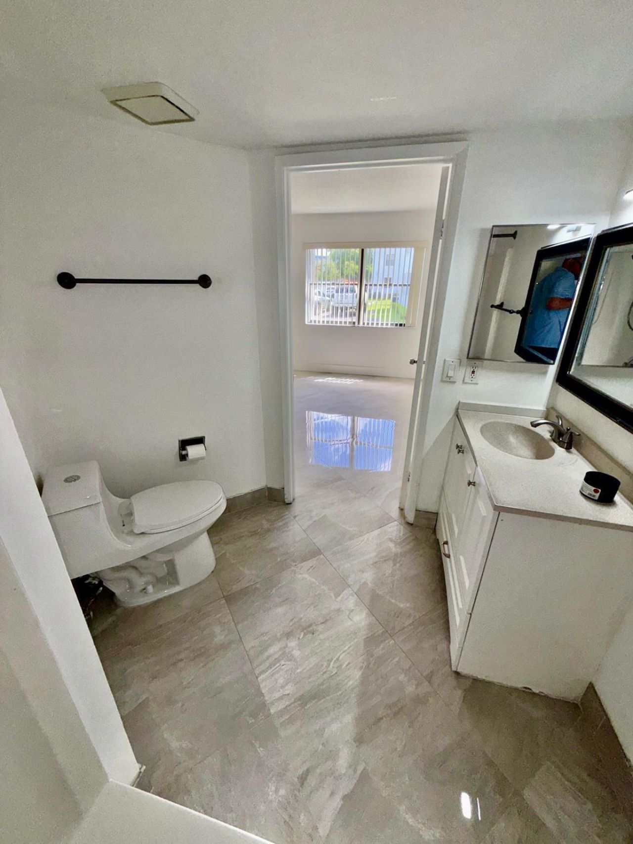 9405 Fontainebleau Boulevard, Unit 109, Miami, FL 33172 Photo
