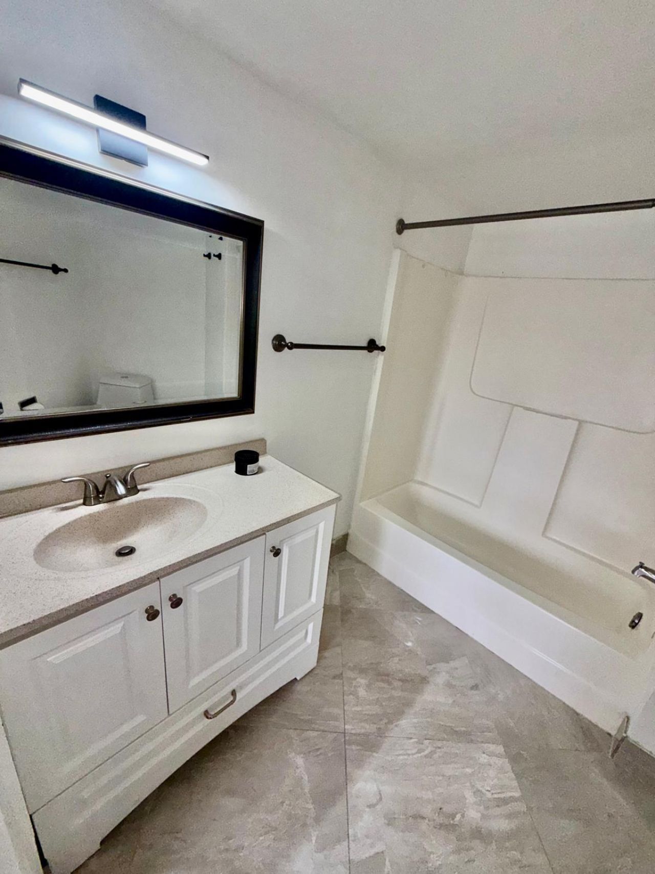 9405 Fontainebleau Boulevard, Unit 109, Miami, FL 33172 Photo