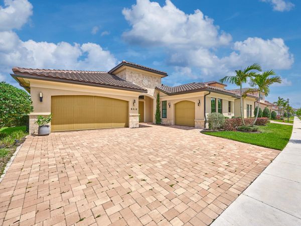 9210 W Parkland Bay Trail, Parkland, FL 33076