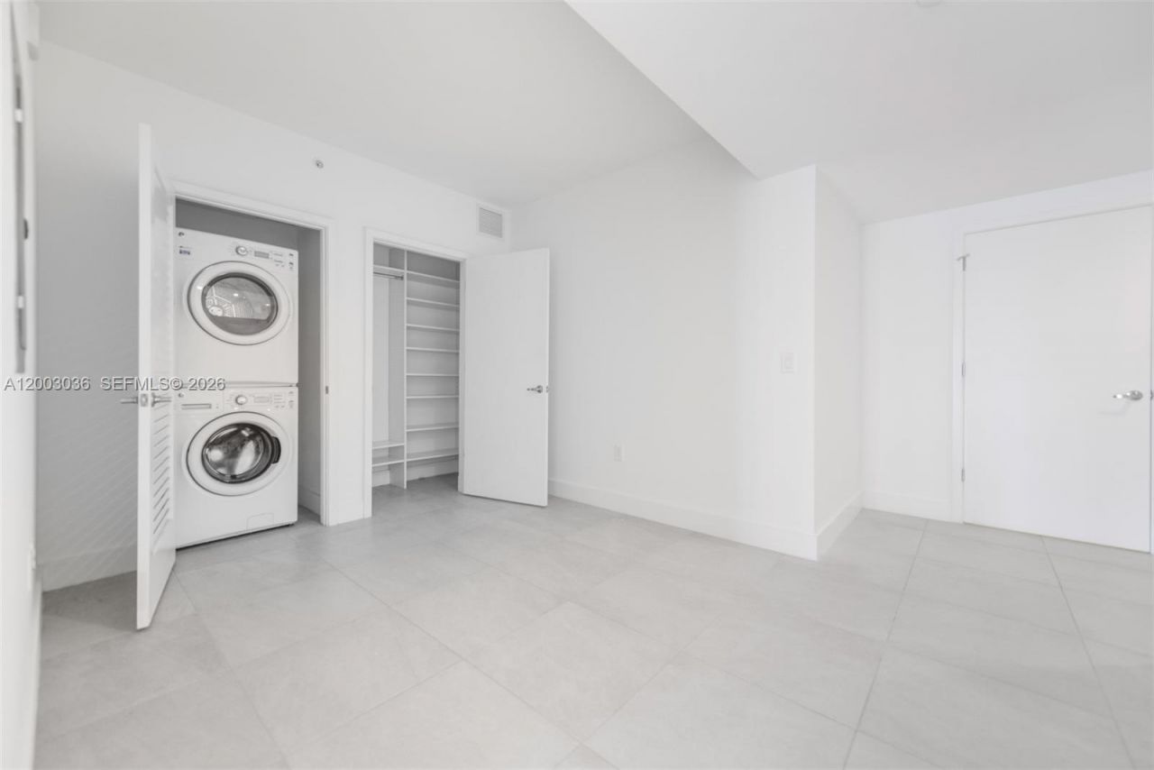 1010 Brickell Ave, Unit 2911, Miami, FL 33131 Photo