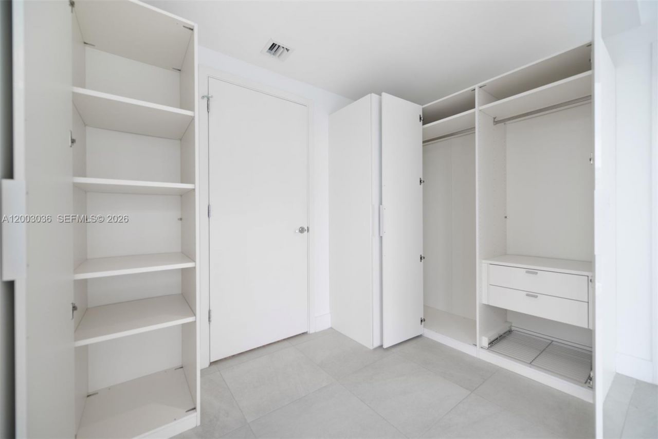 1010 Brickell Ave, Unit 2911, Miami, FL 33131 Photo