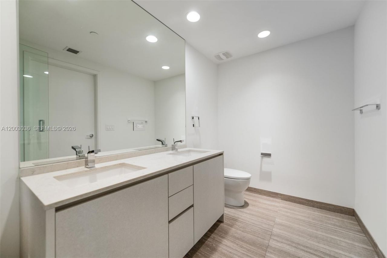 1010 Brickell Ave, Unit 2911, Miami, FL 33131 Photo