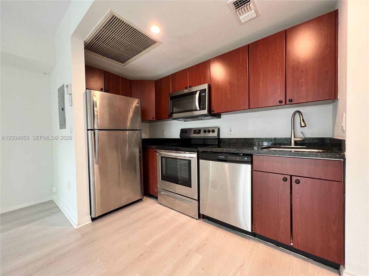 946 Bay Dr , Unit 4, Miami Beach, FL 33141 Photo