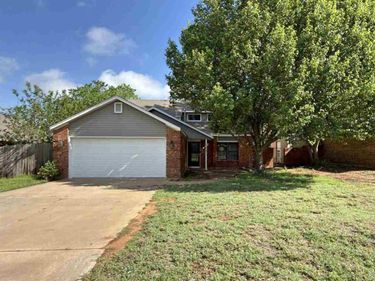 3035 NE Stratford Cir, Lawton, OK 73507