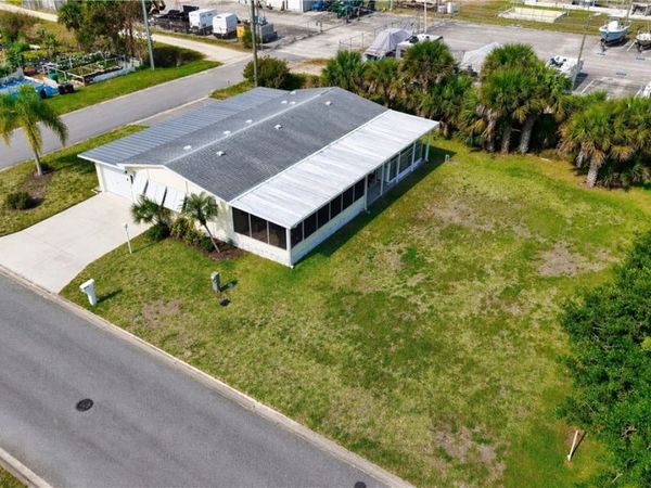 1201 Chipewa Drive, Barefoot Bay, FL 32976
