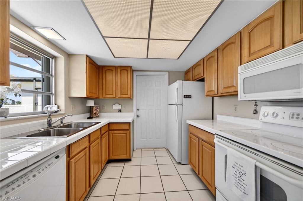 1130 N Collier Blvd, Marco Island, FL 34145 Photo