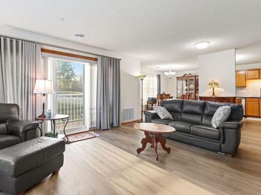 2231 Penn Place, Unit 201, North Saint Paul, MN 55109