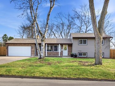 3670 Robinwood Terrace, Minnetonka, MN 55305