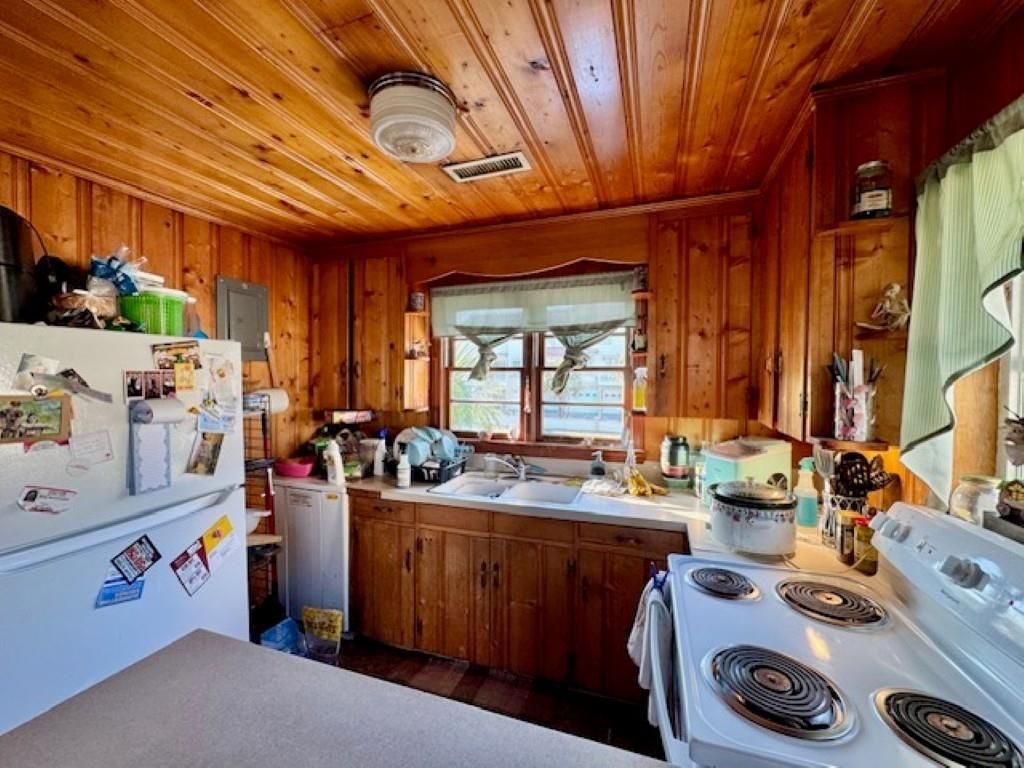 515 Hillside Dr. S  Photo 27