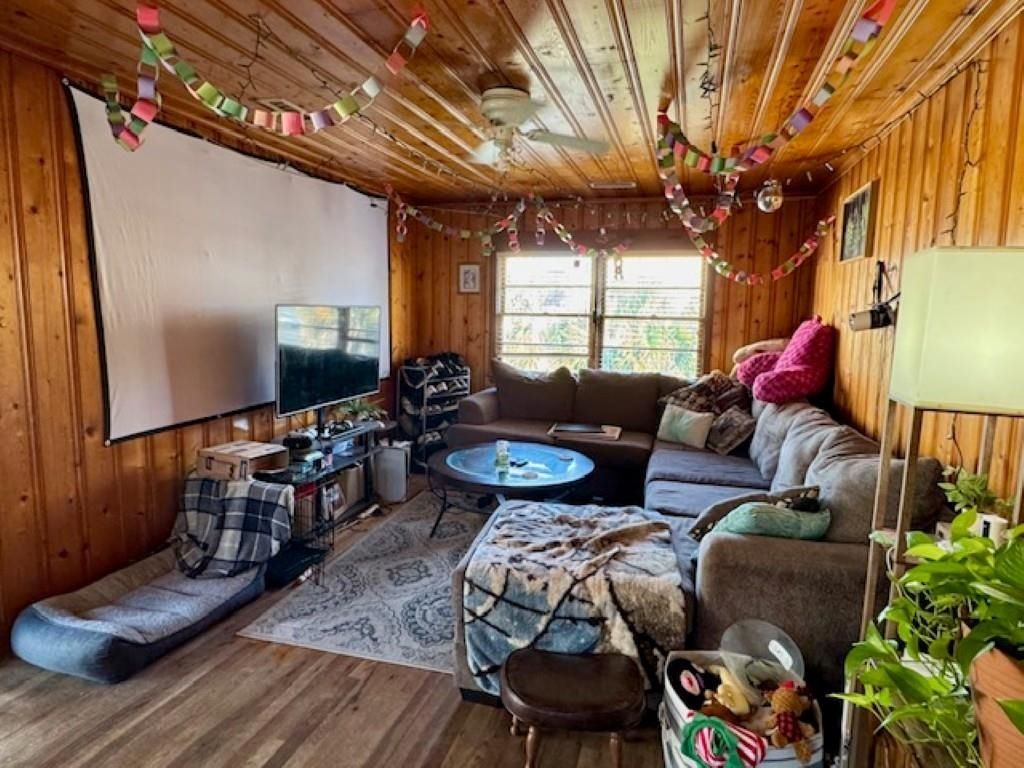 515 Hillside Dr. S  Photo 35