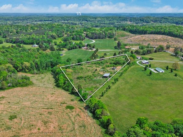 515 Trentham Rd, Spring City, TN 37381