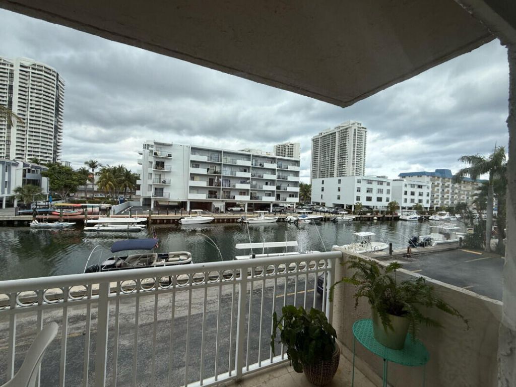 3601 NE 170th Street, Unit 207, North Miami Beach, FL 33160 Photo