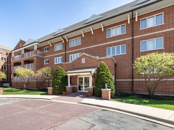 460 S Northwest Highway , Unit 307, Park Ridge, IL 60068