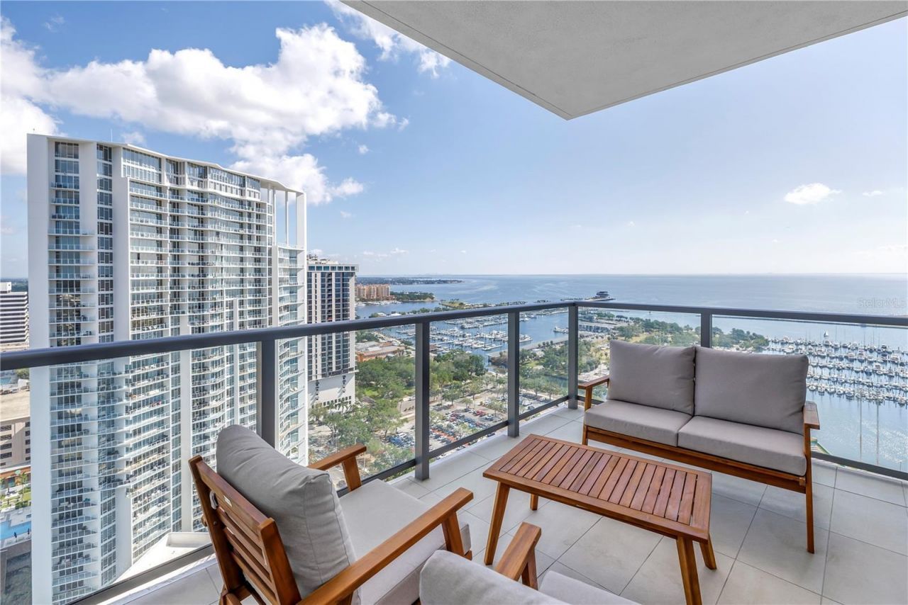 301 1st Street S, Unit 2604, Saint Petersburg, FL 33701 Photo
