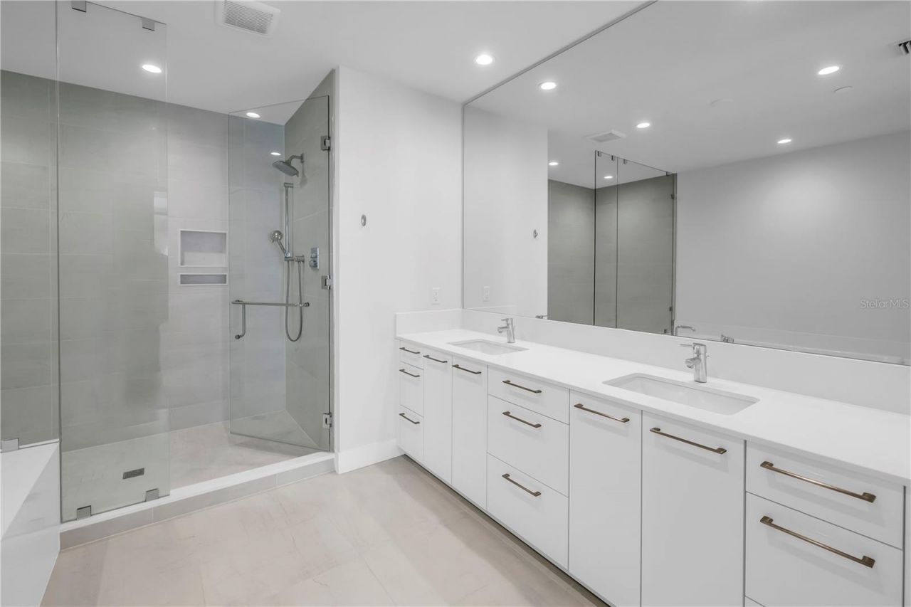 301 1st Street S, Unit 2604, Saint Petersburg, FL 33701 Photo