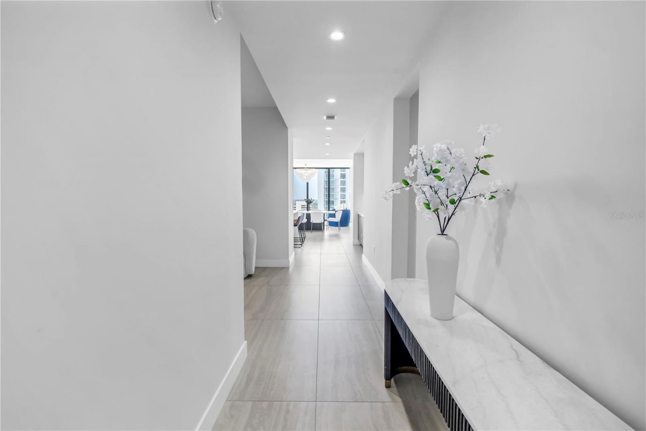 301 1st Street S, Unit 2604, Saint Petersburg, FL 33701 Photo