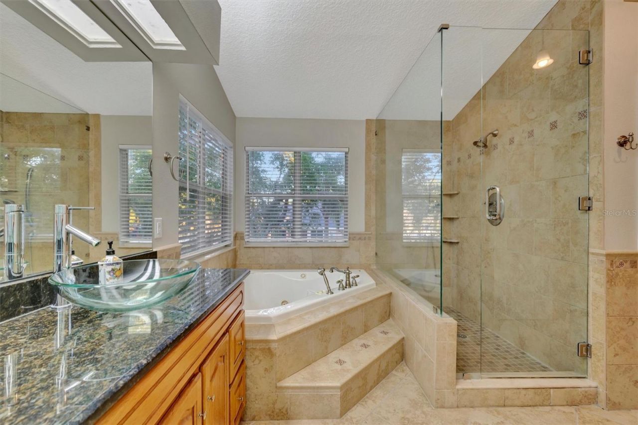 2839 Safe Harbor Drive, Tampa, FL 33618 Photo