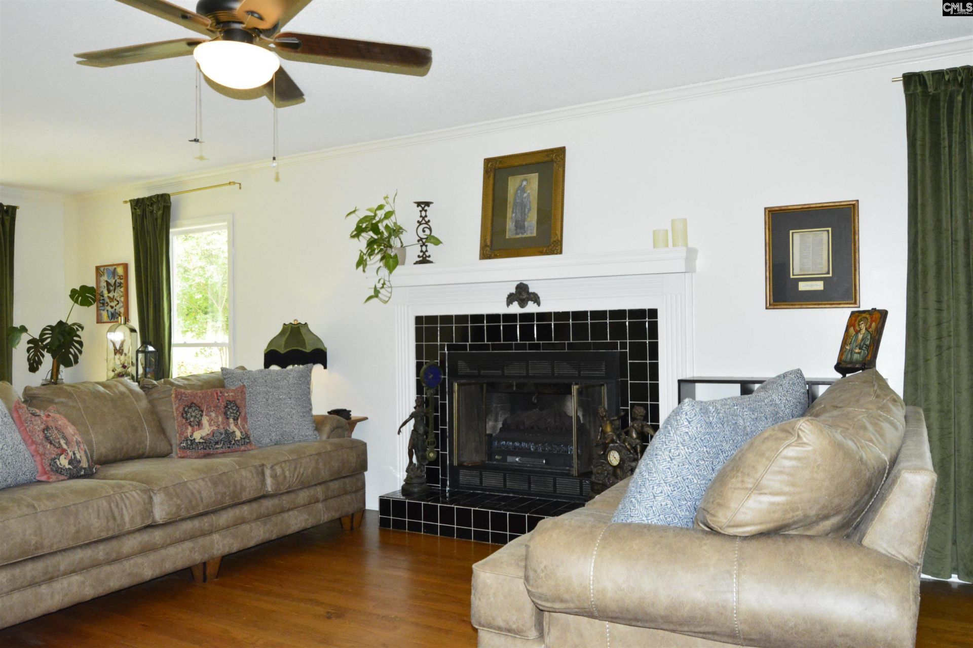 433 Winding Way  Photo 12