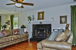 433 Winding Way  photo 4