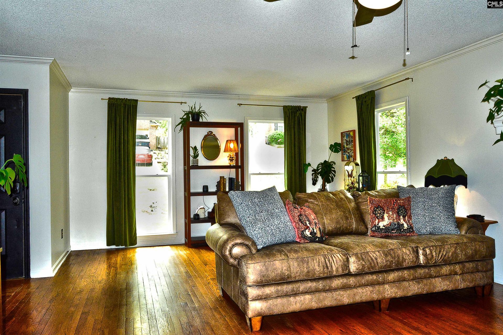 433 Winding Way  Photo 6