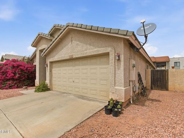 5780 W Freeway Lane, Glendale, AZ 85302