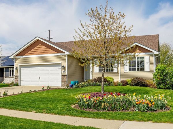 16219 Monroe Court, Urbandale, IA 50323