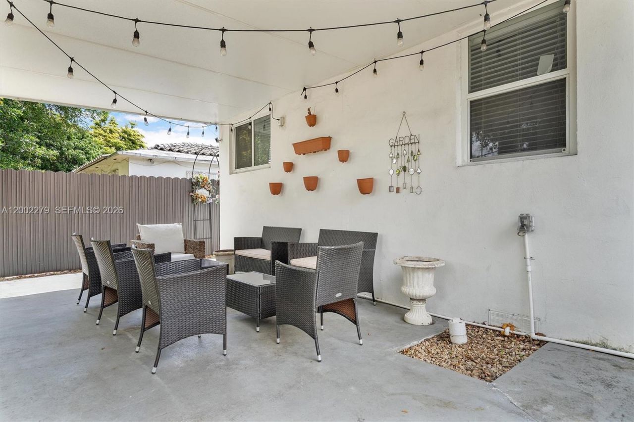 3249 NW 51st St, Miami, FL 33142 Photo