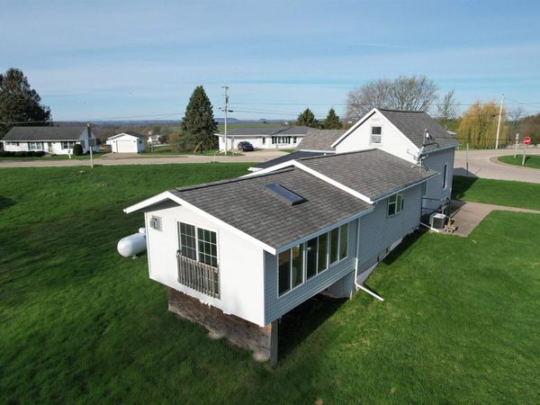 126 Bunker Hill Street, Potosi, WI 53820