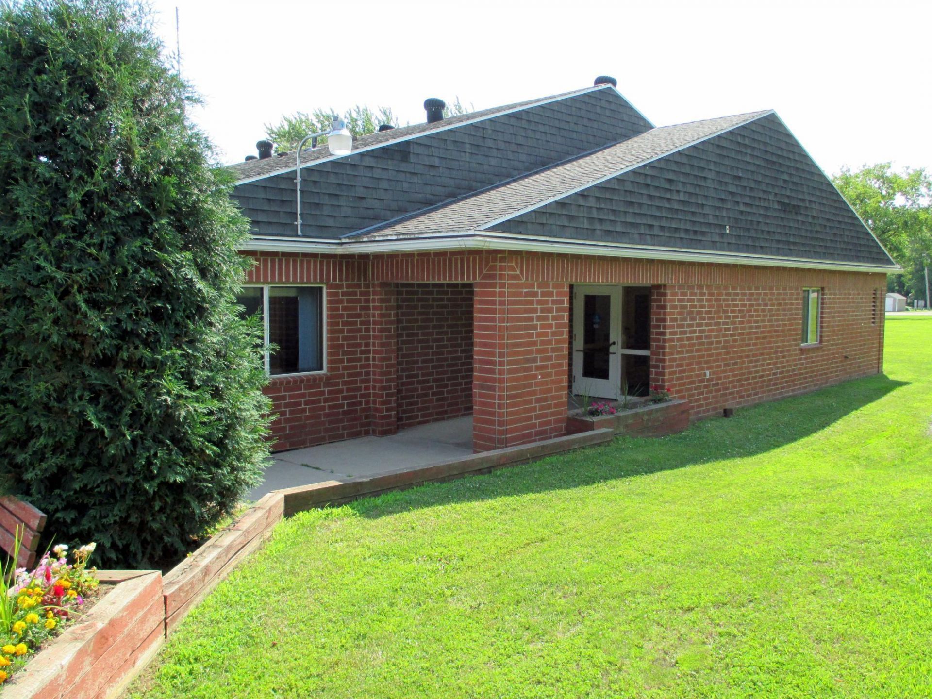 222 1st Avenue NE, Eagle Bend, MN 56446