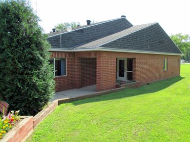 222 1st Avenue NE, Unit 5, Eagle Bend, MN 56446